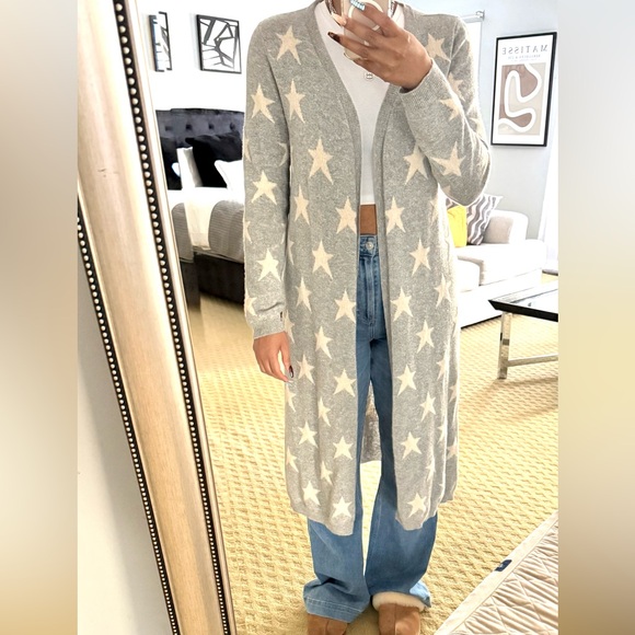 Neiman Marcus Cashmere Gray Sweater - Picture 1 of 5